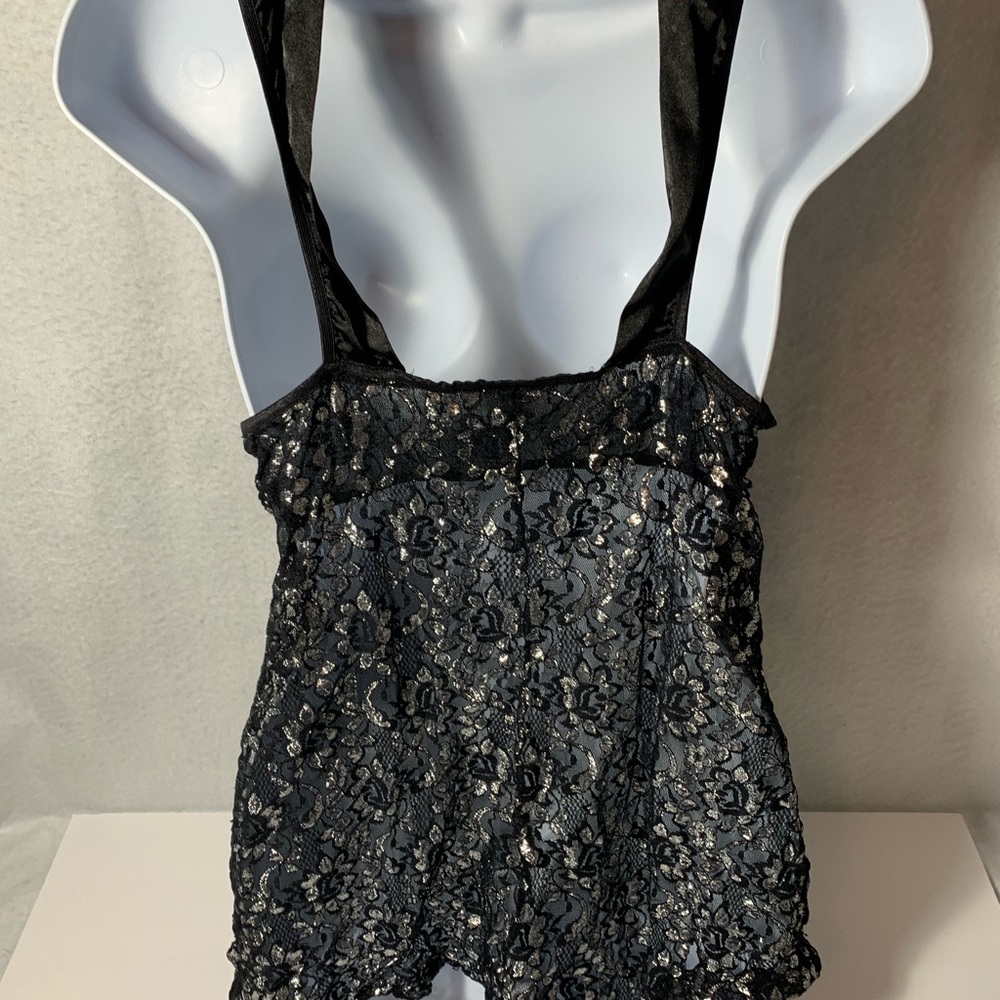 Lingerie - Picture 2 of 3